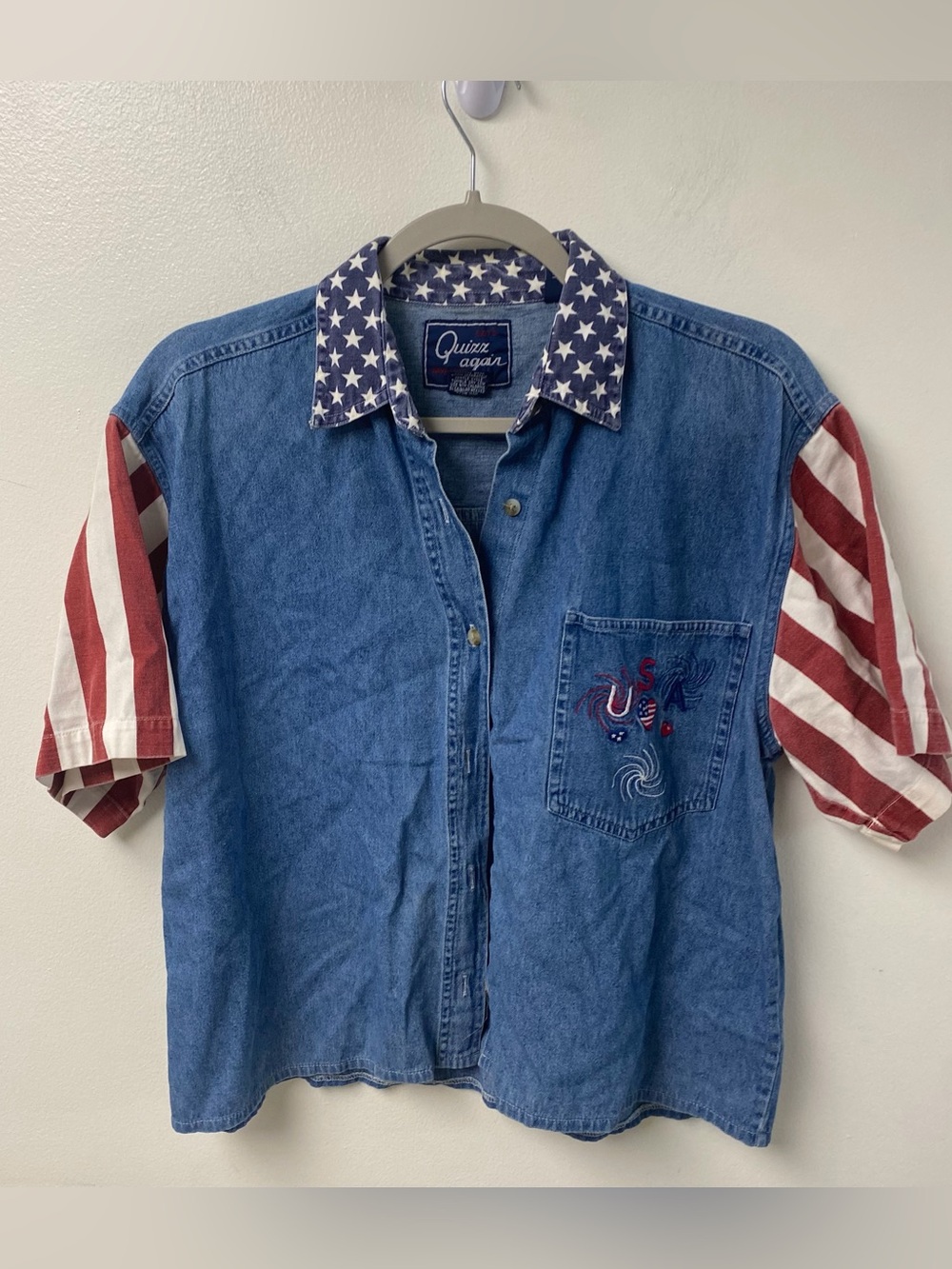 Quizz Again Vintage USA America Themed Denim Button Down Short Size Medium